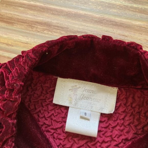 Burgundy Crushed Velvet Cardigan Jacket Ruched Texture Vintage Jeune Jeunesse - Picture 3 of 8